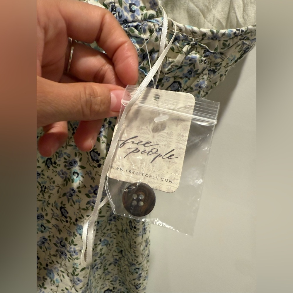 Free People Pinafore Style Dress‎ Floral Shirred Bodice Dress Size M - Picture 8 of 9